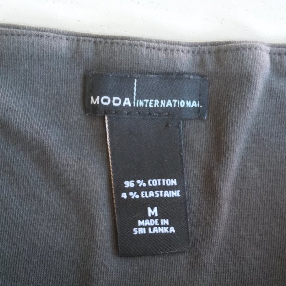 Grey mini skater skirt (Moda International) - Picture 2 of 2
